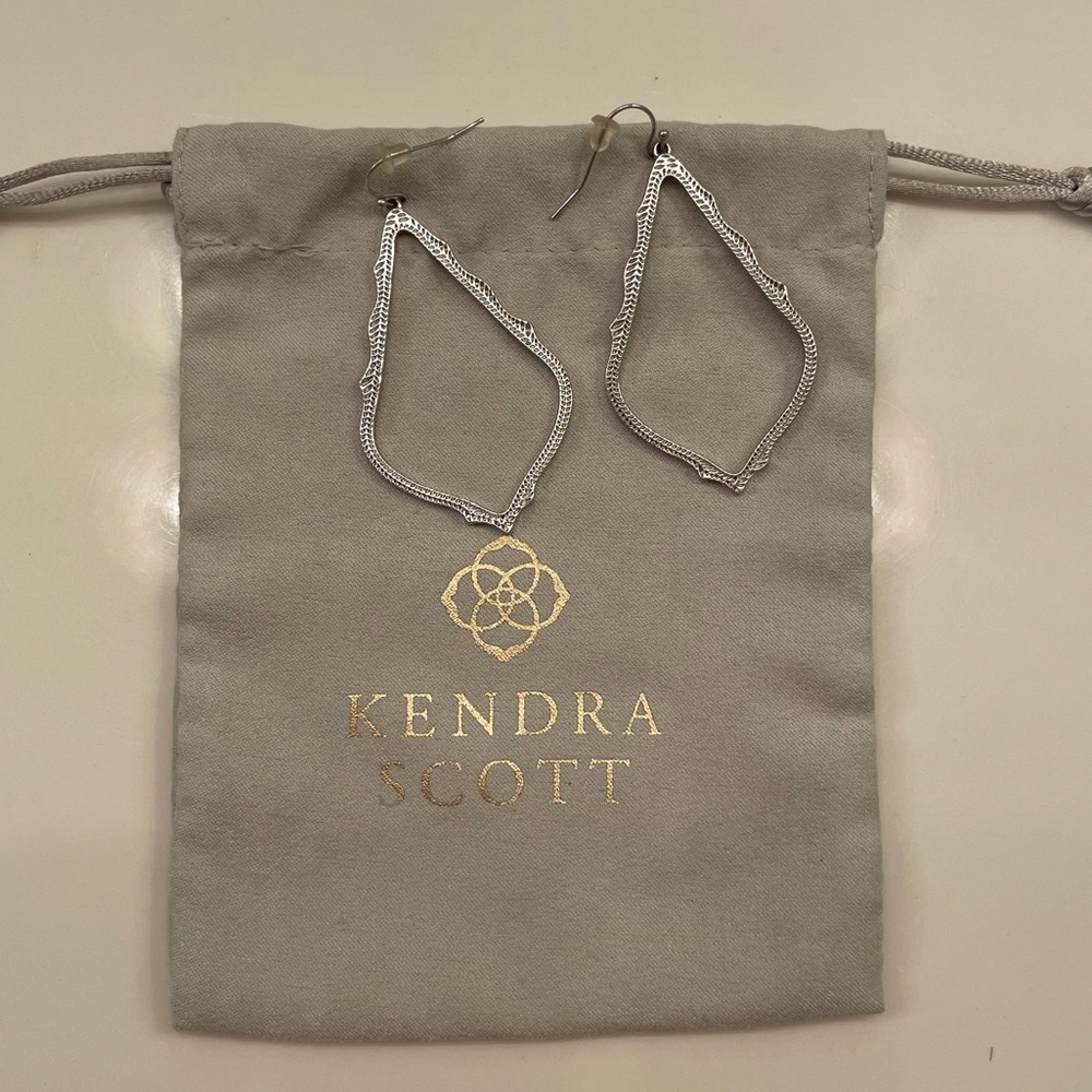 Kendra Scott earrings!